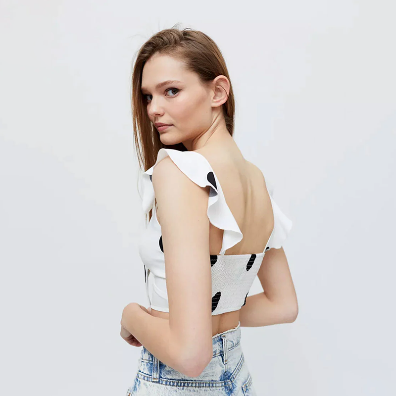 Modern Retro Style High-Waist Jeans Classic Reappearance